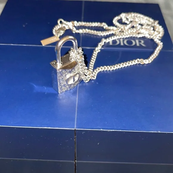 Preloved Christian Dior necklace great condition comes with box. - Picture 1 of 16